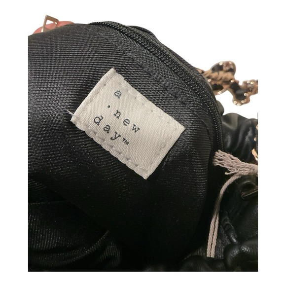 A New Day - Rouched Chain Crossbody Bag - Quilted Faux Leather - Picture 3 of 6